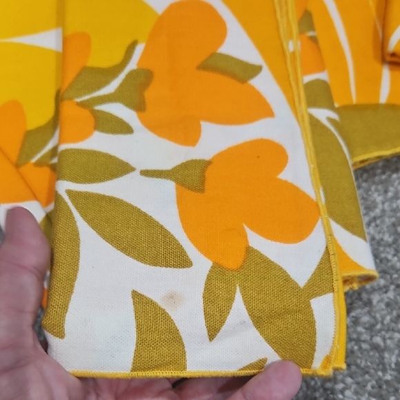 Vera Neumann Vintage Yellow Floral Napkin Set -6 Mid Century Modern 60s/70s - Picture 3 of 4